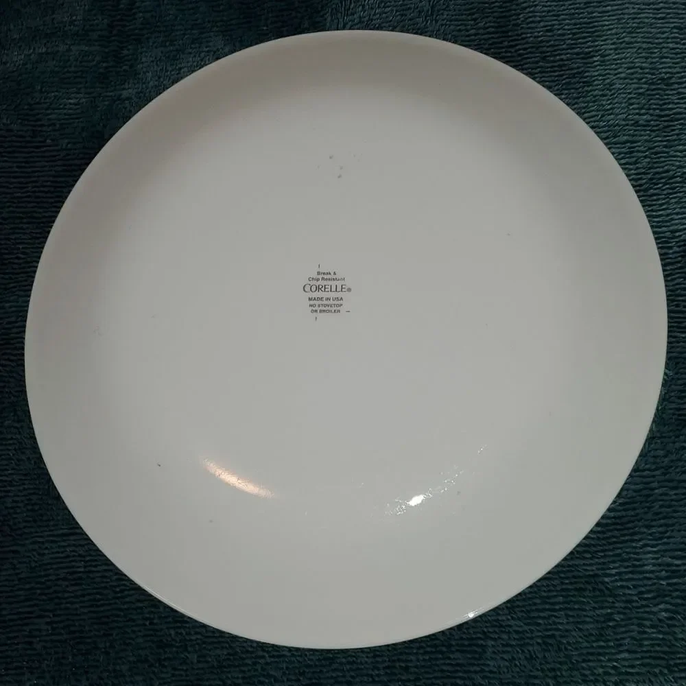 Classic Cafe in Black by‎ Corelle Set of Four 10.5